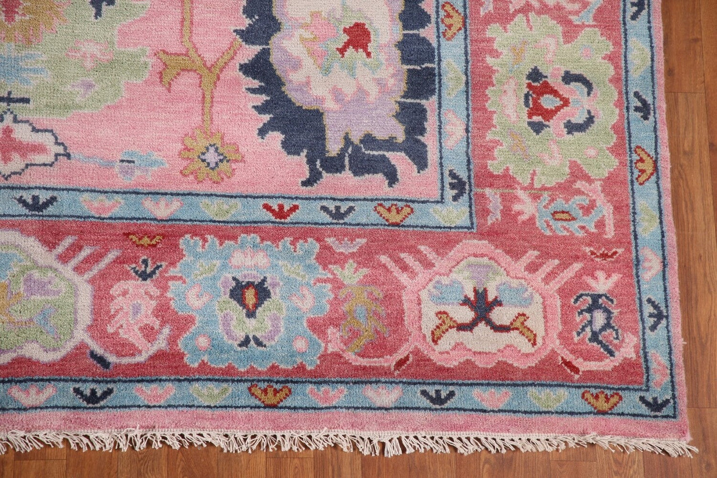 Floral Knotted Oushak Area Rug