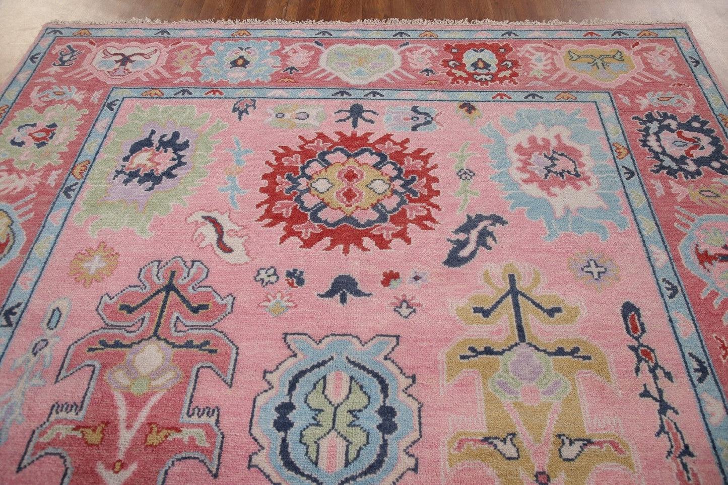 Floral Knotted Oushak Area Rug