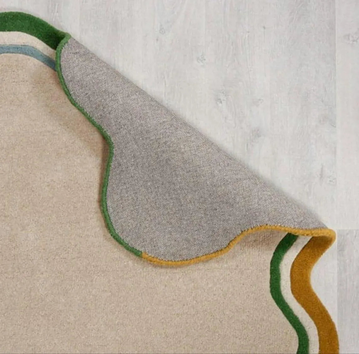 Scalloped Design Area Rug