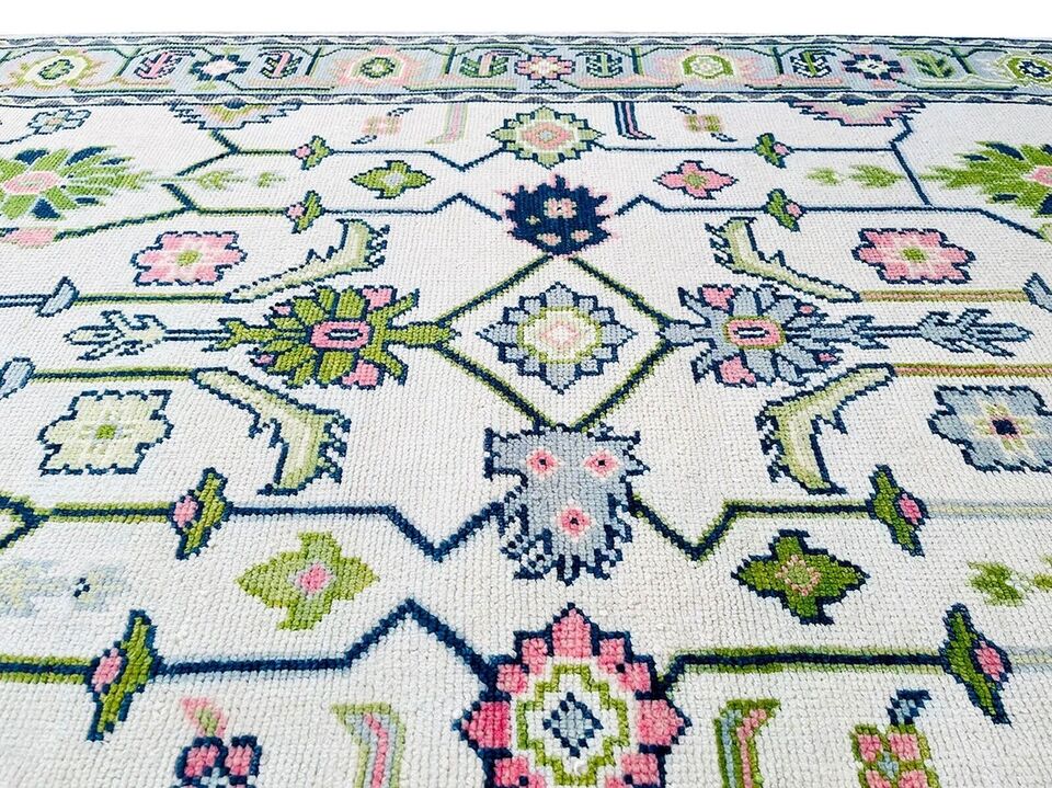 Floral Knotted Oushak Area Rug